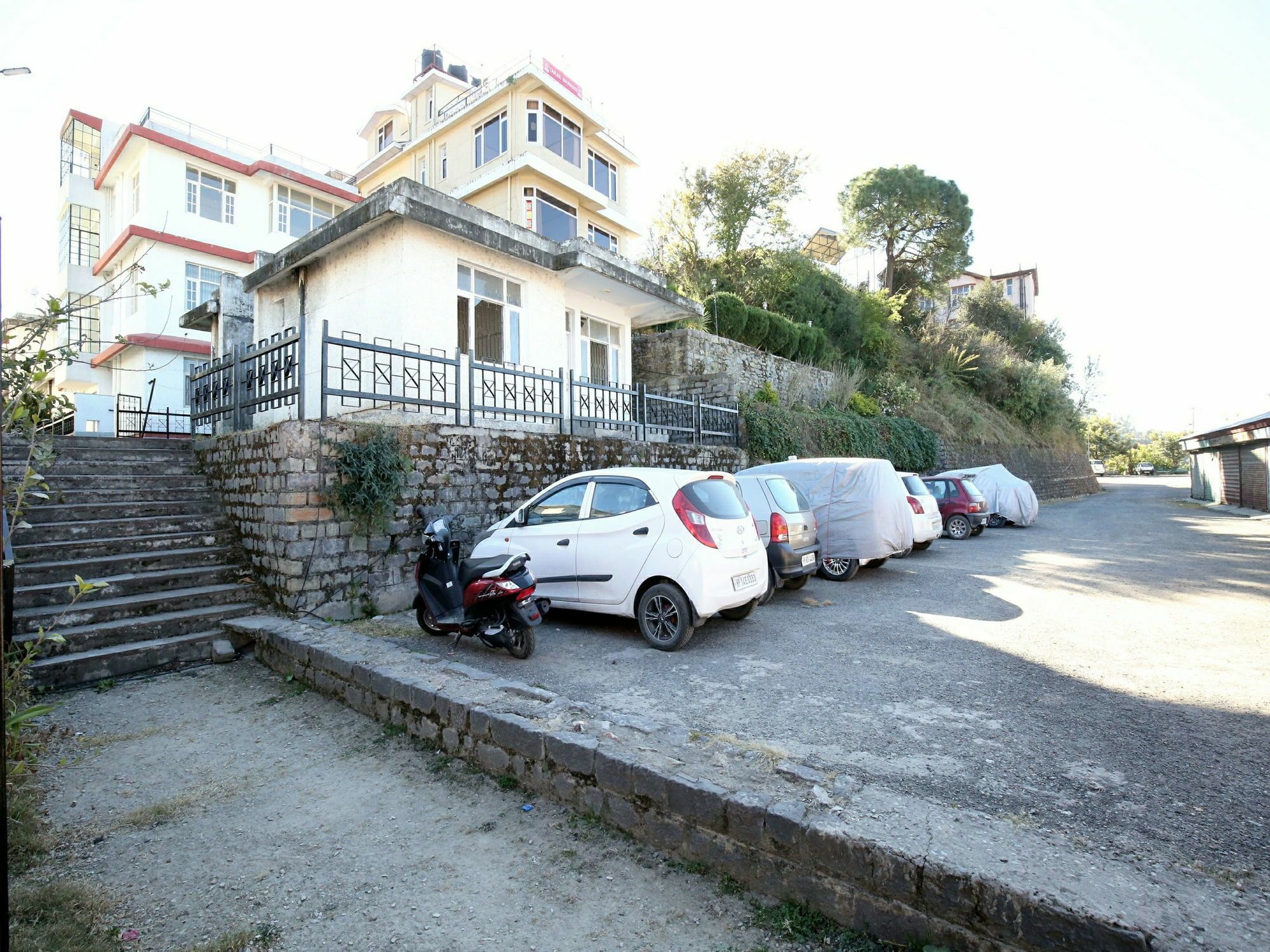 Elegant 3Bhk Abode In Shoghi, Shimla Appartement Buitenkant foto